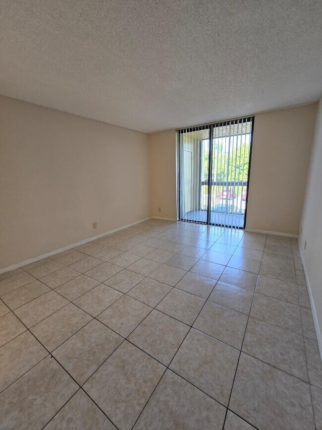 Photo - 737 SE 1st Way Unit 208