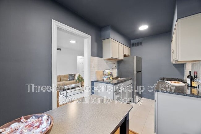 Photo - 441 E Town St Unidad 105