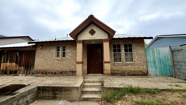 Photo - 1419 Reagan Dr