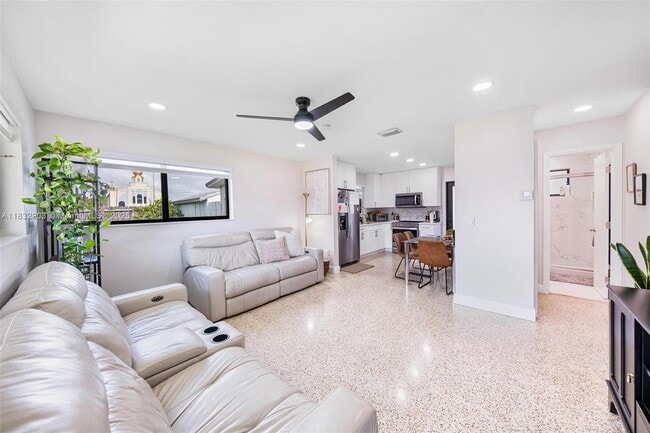 Building Photo - 30 NW 56th Ct Unit 32 Rental