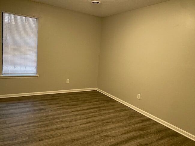 Photo - 75 Rushwood Dr