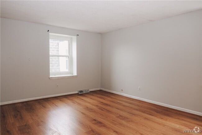 Building Photo - 69 Henel Ave Rental