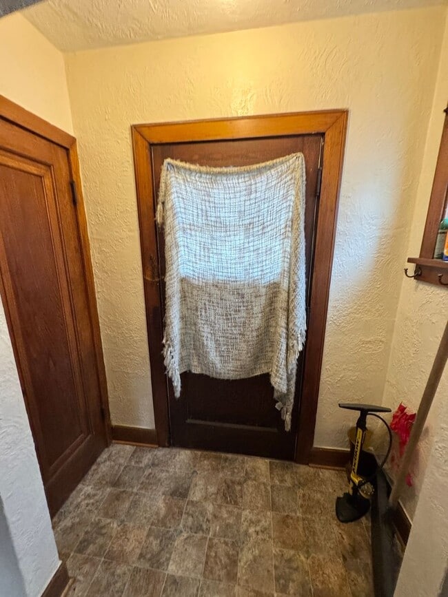 Photo - 511 10th Ave SE Unidad A511-Lower