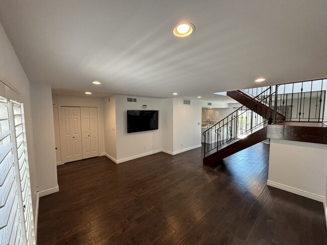 Photo - 4910 N 74th St