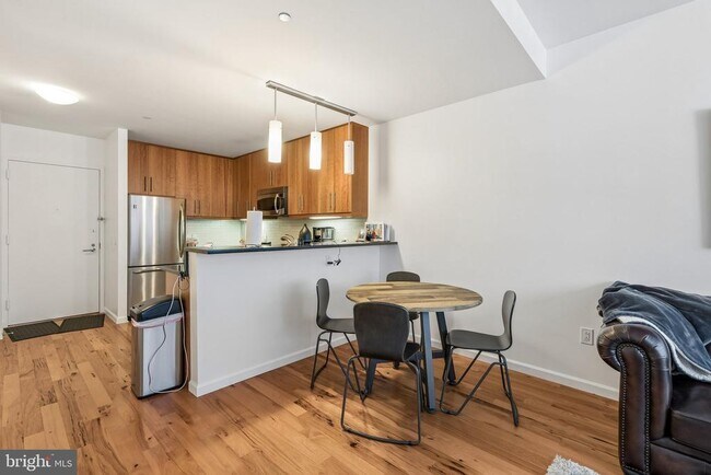 Photo - 1425 Locust St Unit 4E