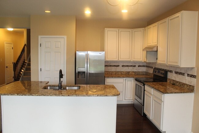Photo - Spacious 4 Bedroom Home in Avon!
