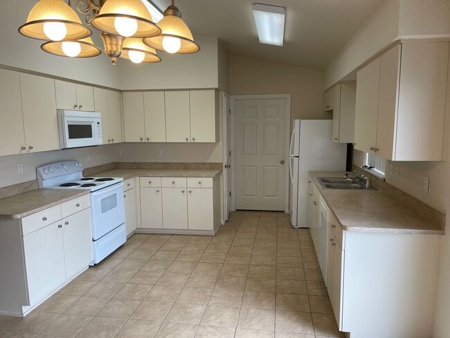 Photo - 3 bedroom 2 bathroom Condo