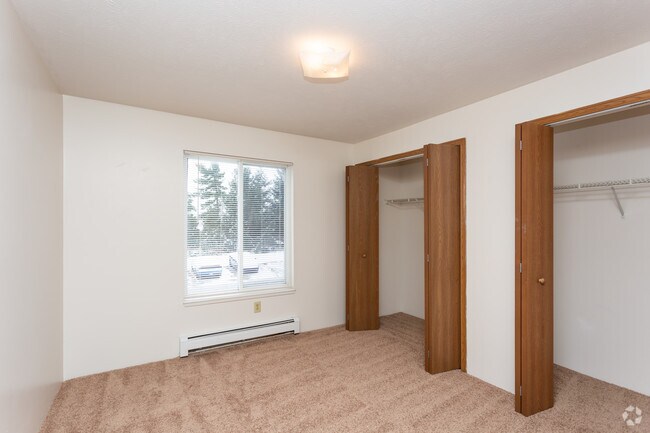 2BR, 1BA - 960 SF