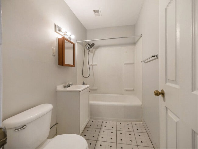 Photo - 2426 1/2 S 16th St Unit 2426 1/2 S 16th St#7