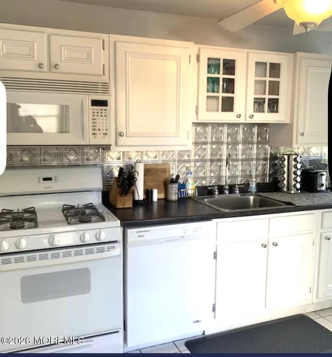 Photo - 701 5th Ave