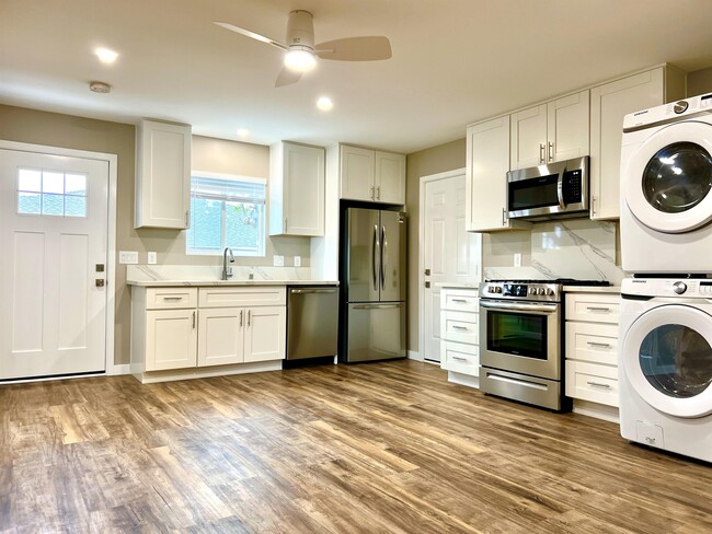 Photo - 6541 Bougainville Rd House
