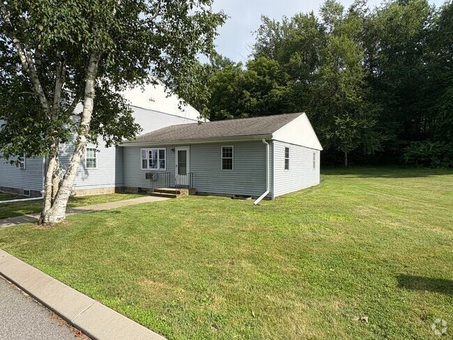 Building Photo - 73 Horse Pond Rd Unit APT K