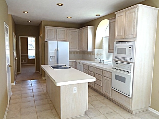 Photo - 15303 Baber Ct