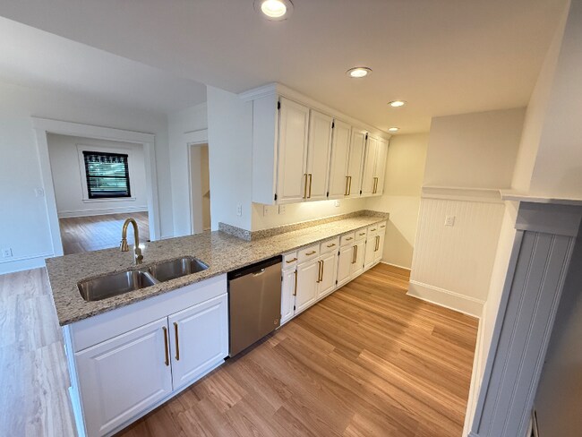 Photo - 647 Liberty St