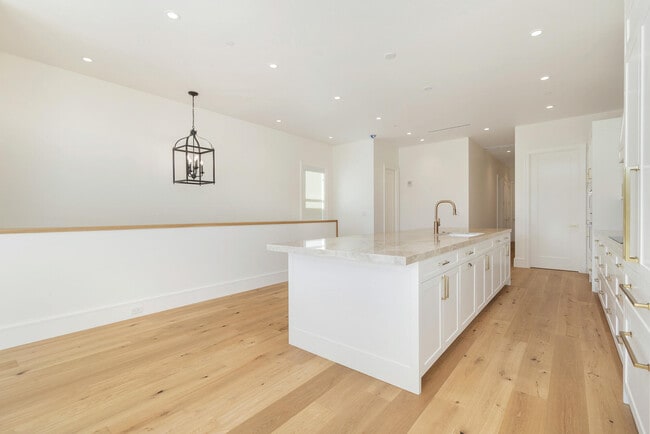 Photo - 261 Royal Poinciana Way