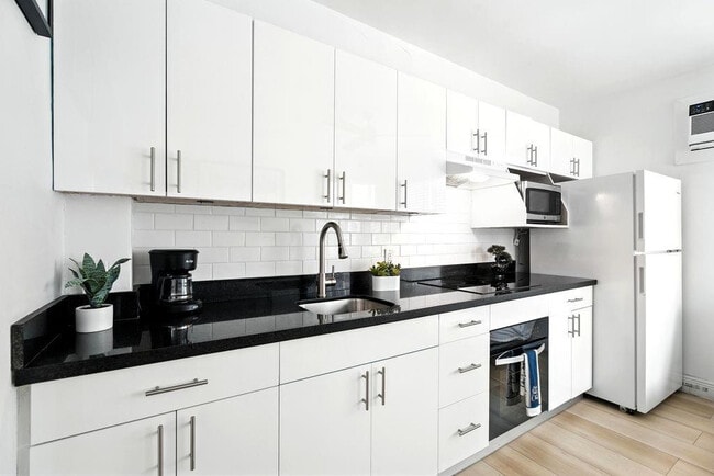 Photo - 343 Van Buren St Unidad 4