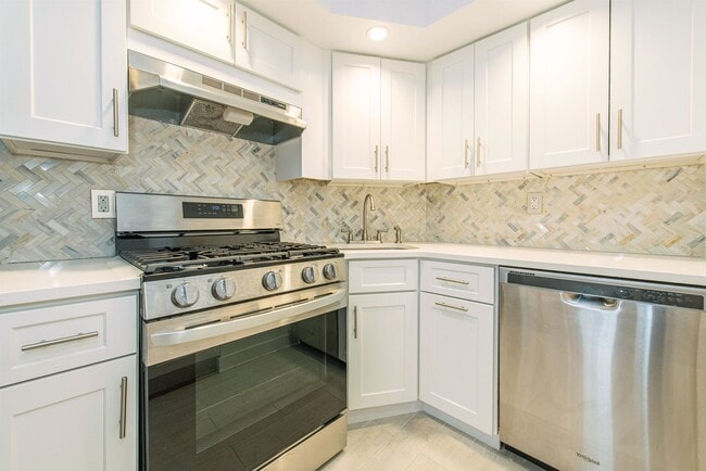 Building Photo - 6405 JFK Blvd E Unit B1