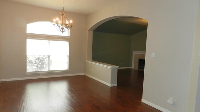 Photo - 613 Hickory Run Dr