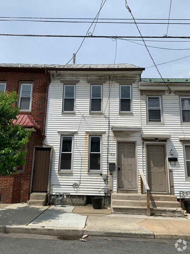 Building Photo - 2 possibly 3 Bedroom  Home In Carlisle wit...
