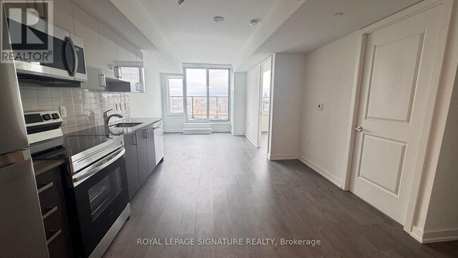 Photo - 556 Marlee Ave Unit 813