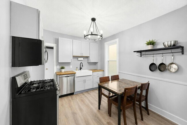 Photo - 38-40-40 Catawba St