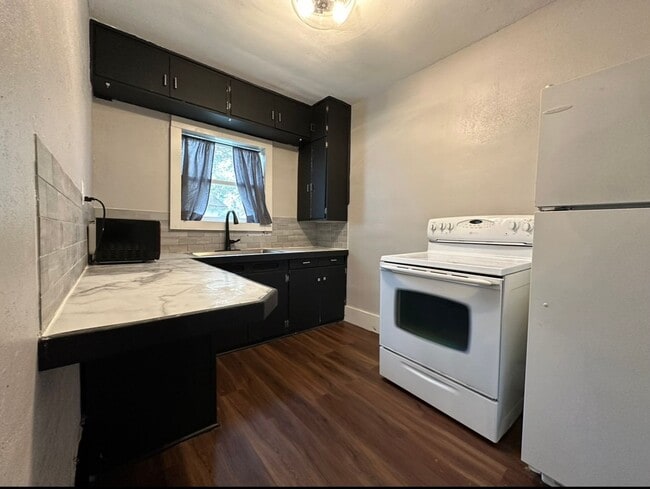 Photo - Updated 2 bedroom house $875