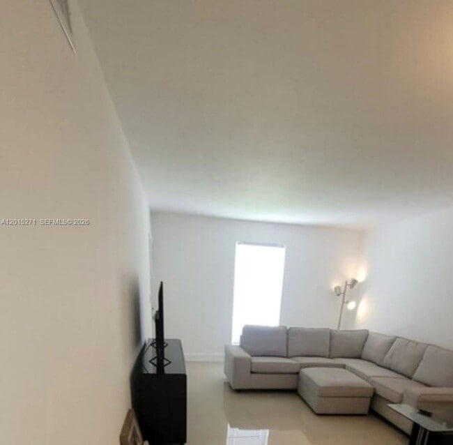 Photo - 2341 SW 17th Ave Unidad 2343