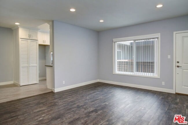 Photo - 1451 E Wilson Ave