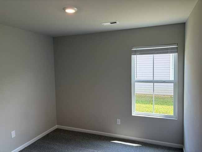 Photo - 3 Bed / 2 Bath Rental House in Decatur, AL 35603