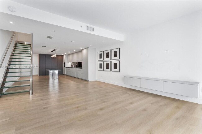 Photo - 2950 NE 188th St Unit 310