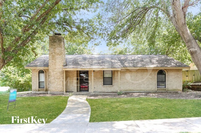 Building Photo - 302 Wildbriar Dr