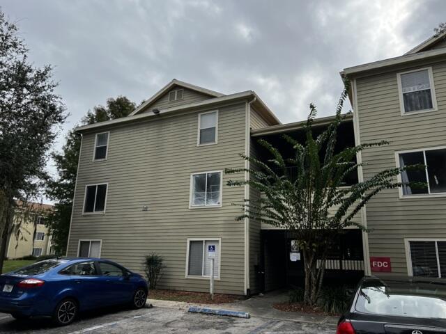 Building Photo - 3800 SW 20th Ave Unit 305 Rental