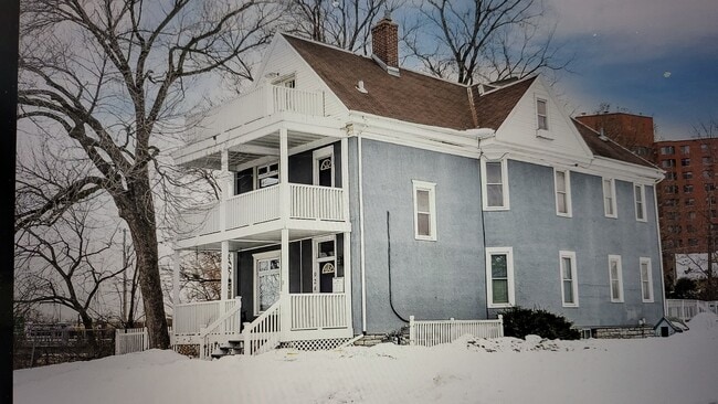 Building Photo - 926 13th Ave S Unit 2