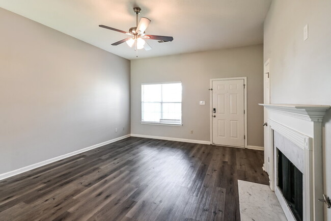 Photo - 8389 Palm Springs Dr