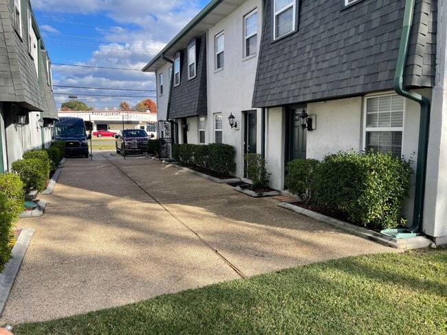 Photo - 1824 Hickory Ave