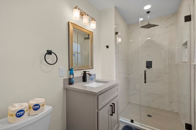 Photo - 2402 Chimney Rock Rd