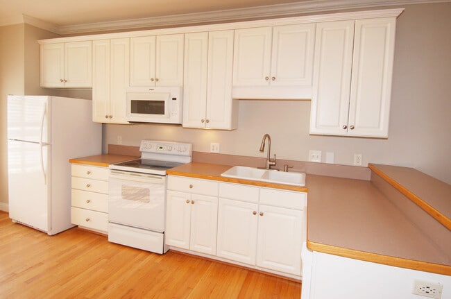 Photo - 1327 Cameron View Ct