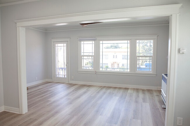 2520 5th Ave Unit 2520 1-2