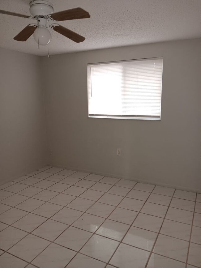 Photo - 2/1 Apartment in New Port Richey