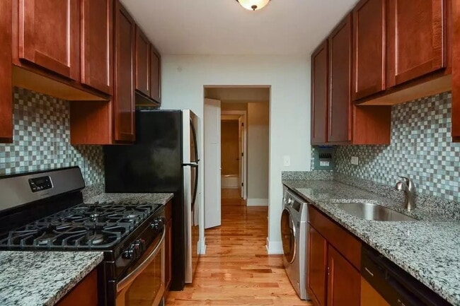 Photo - 510 W Briar Pl Unit 1