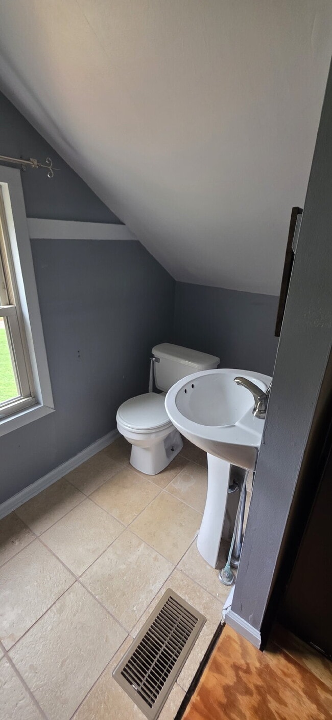 Photo - Cute 2 bedroom/ 1.5 bath single family home for rent in a quiet country setting but minutes from ...