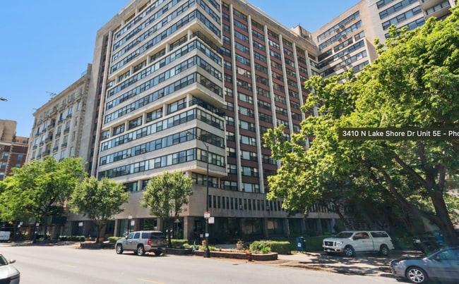 Building Photo - 3410 N Lake Shore Dr Unit 3D