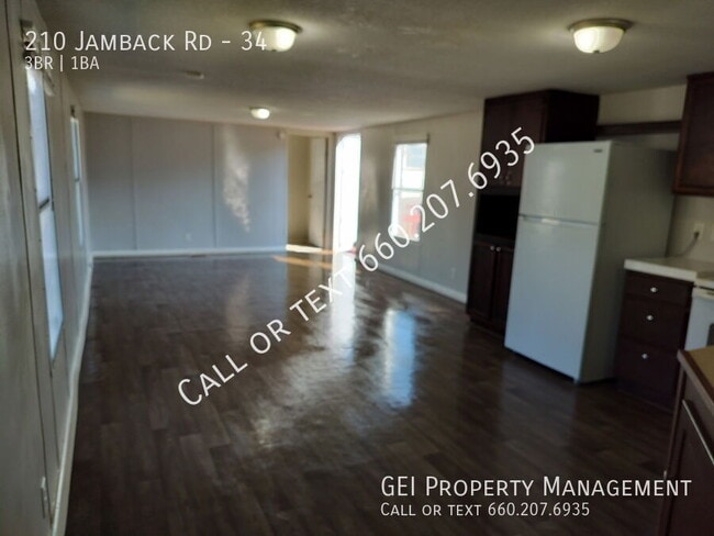 Building Photo - 210 Jamback Rd