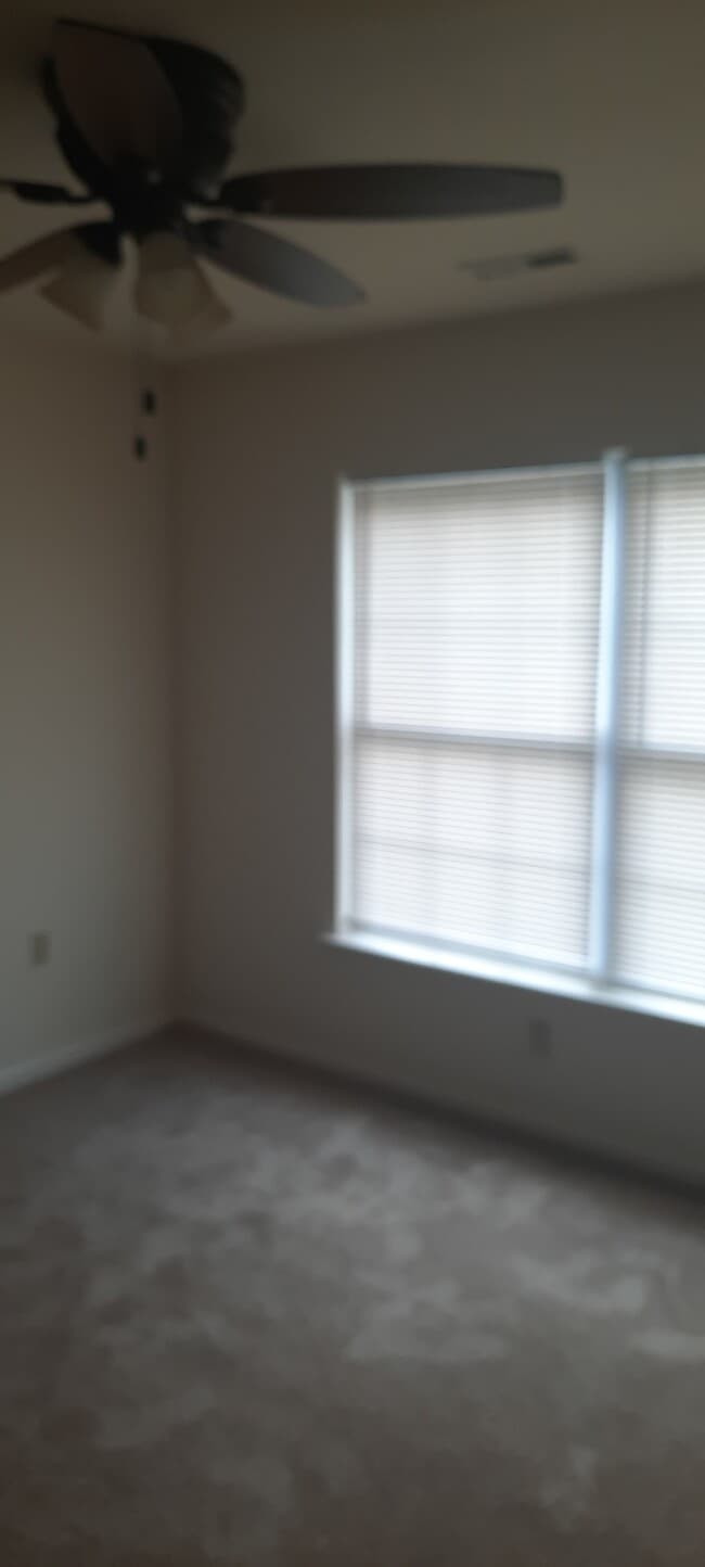 Building Photo - 64 Isabella Ave Unit 2nd flr