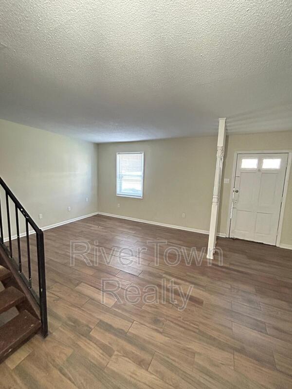 Photo - 984 University St