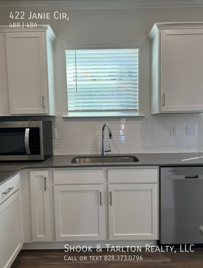 Photo - 422 Janie Lp