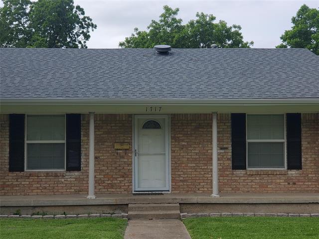 Building Photo - 1717 15th Pl