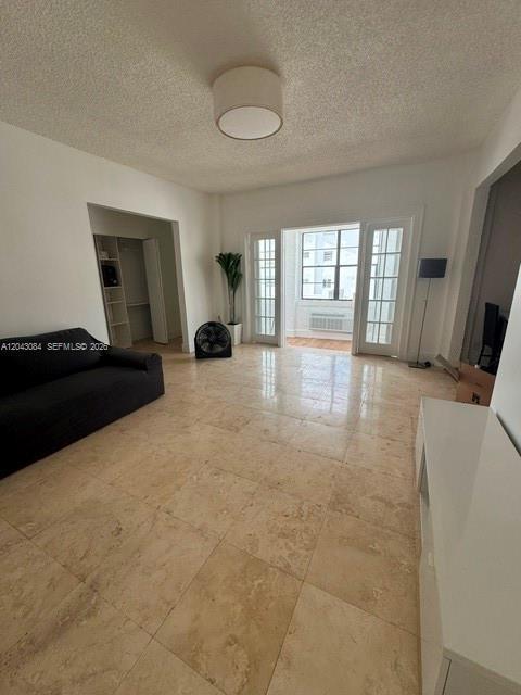 Building Photo - 934 Michigan Ave Unit 308