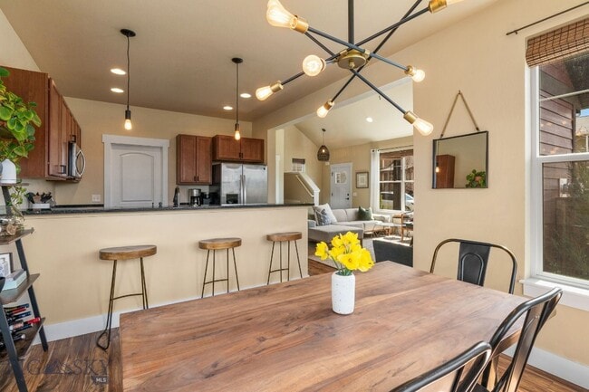 Photo - 3891 Galloway St