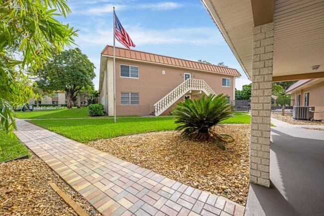 Photo - 124 NE 19th Ct Unidad ONE OF A KIND WINTON MANO Rental